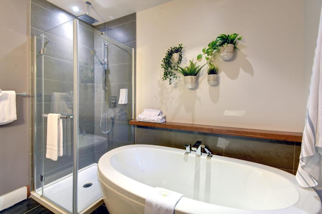 Premium Suite With Lake View And Resort Access ลัค-ซุแปร์ริเออร์ ภายนอก รูปภาพ